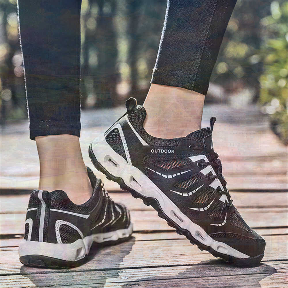 Sumer Round Tip Silver Sneaker - Men Formal Wear Brands ulasan dan harga